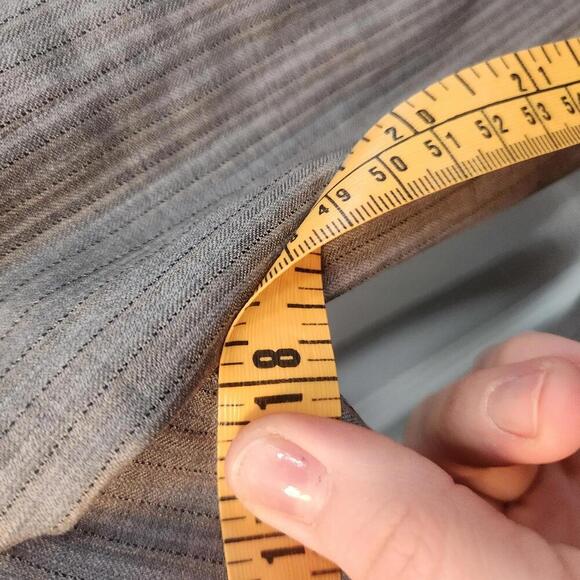 Classiques Entier Women's Gray Pinstripe Wool Blazer Jacket - Size 6 - Picture 7 of 9